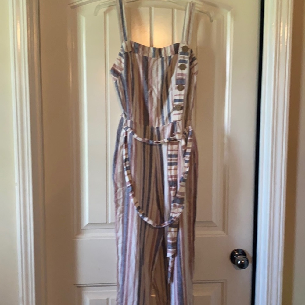 Multi colored sleeveless pants jumpsuit. Great for the summer.